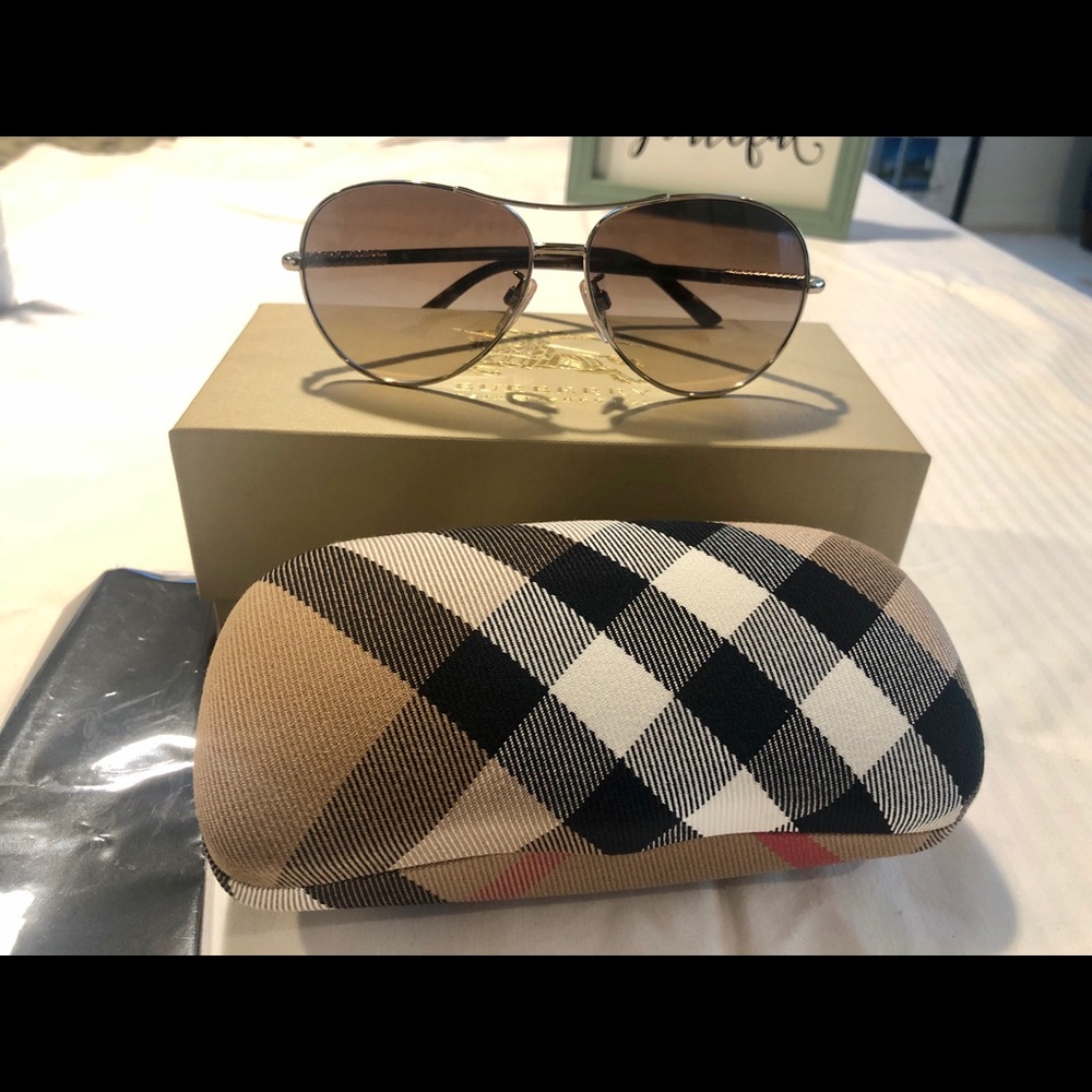 New Burberry Sunglasses Aviator